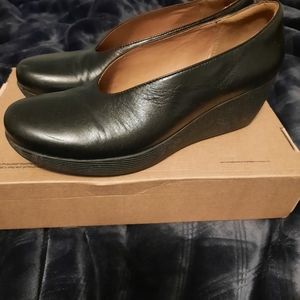 Clark's black wedge